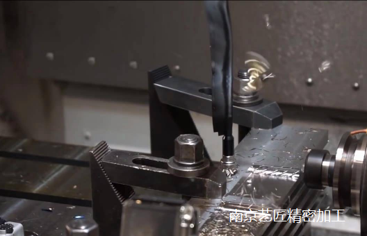 <strong>南京藝匠總結(jié)：CNC機械師的操作事項，如何避免受傷、零件故障和停機？</strong>