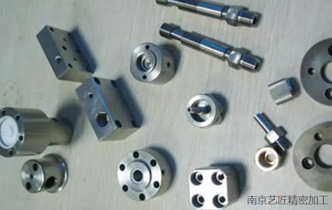 <strong>鋁合金精密模鍛加工順序:坯料準(zhǔn)備、坯料加熱、精鍛工藝及壓下量、工藝間整理、潤(rùn)滑</strong>