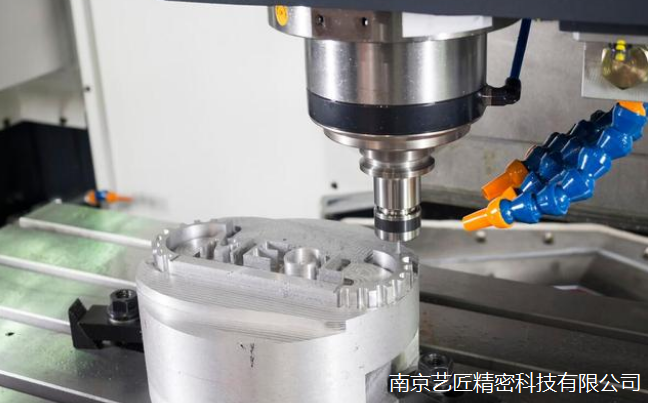 <strong>立式加工中心：cnc鉆攻中心廣泛應(yīng)用在哪些領(lǐng)域的加工？</strong>